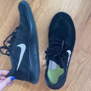 NIKE fly knit sneakers